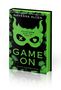 Weiße und grüne Schrift auf schwarzem Hintergrund: "NAVESSA ALLEN", "GAME ON". Grüne Maske mit X-Kreuz und Herz., Buch