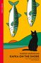 HARUKI MURAKAMI, KAFKA ON THE SHORE. Schwarze Katze, zwei Fische, Landschaft in Gelb und Grün., Buch