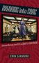"BREAKING into SONG", "Television Musicals from Glee to Crazy Ex Girlfriend", "ERIN GIANNINI". Frau tanzt in Klassenzimmer., Buch