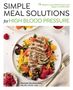 „Simple Meal Solutions for High Blood Pressure“ - ein Teller mit Hähnchen und Salat., Buch