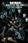 BATMAN: NIGHT OF THE OWLS COMPENDIUM. Eine dramatische Illustration zeigt Batman, umzingelt von maskierten Gegnern., Buch