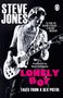 Text: "Steve Jones", "Lonely Boy", "Tales from a Sex Pistol", "Foreword by Noel Gallagher". Schwarz-weiß Bild eines Gitarristen., Buch