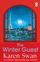 Text: "The Winter Guest", "Karen Swan", "Cover to be revealed". Unten ein Pinguin-Logo auf blauem Hintergrund., Buch