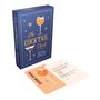 „The Cocktail Deck“, 52 Rezeptkarten für Cocktails, illustriert mit stilisierten Gläsern und Details für Aperol Spritz.