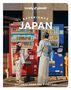 Oben: "lonely planet". Groß: "EXPERIENCE JAPAN". Unten: "GET AWAY FROM THE EVERYDAY". Zwei Personen in Kimonos vor Automaten., Buch