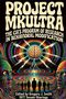 "PROJECT MKULTRA" - Illustration mit psychedelischen Farben, Gehirn, Figuren und Blitzen., Buch