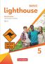 "Lighthouse BASIC", "Wordmaster mit Lösungen und Audios". Drei lachende Jugendliche mit einem Känguru-Verkehrsschild., Buch