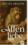 "Nataša Dragnić, Affenliebe. Ein Affe betrachtet neugierig ein Buch, umgeben von alten Büchern und Dokumenten.", Buch