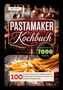 „Pastamaker Kochbuch, passend für die 7000 Series.“ Links: Penne, rechts: Spaghetti auf einem Holzbrett., Buch