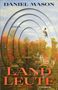 "Land Leute" und "Roman" im Vordergrund, Daniel Mason oben. Herbstliche Bäume mit See und springendem Hund., Buch