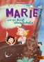„MARIE und der Pirat ohne Schatz“ steht in großen, bunten Buchstaben. Zwei Kinder in Piratenkostümen auf einem Schiff., Buch