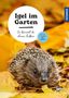 "Igel im Garten - So kannst du ihnen helfen." Abgebildet ist ein Igel auf gelben Herbstblättern., Buch