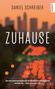 „Daniel Schreiber“, „Zuhause“, „Hanser“. Unscharfe Lichter in Rot- und Orangetönen, Silhouette einer Stadt im Hintergrund., Buch