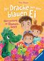 Oben: "Nina Blazon". Titel: "Der Drache aus dem blauen Ei". Untertitel: "Überraschung im Blumenbeet". Illustration: Zwei Kinder, ein großer und ein kleiner Drache in einem bunten Blumenfeld. Ravensburger-Logo an der Ecke.