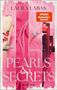 "Pearls & Secrets" von Laura Labas, Roman, SPIEGEL Bestseller-Autorin. Rosa Design mit Sektglas, Perlenkette und Ring.