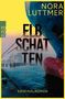 Ein Hafen bei Dämmerung, vorne ein Schiffsbug. Text: "NORA LUTTMER", "ELBSCHATTEN", "KRIMINALROMAN". Logo: "rororo"., Buch