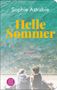 Text: "Sophie Astrabie", "Helle Sommer", "ROMAN". Zwei Personen sitzen am Wasser. Logo mit stilisierten Fischen unten links., Buch