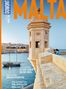 „MALTA, DUMONT, Bildatlas 167“. Ein historischer Wachturm überblickt das Meer, mit einer Stadt im Hintergrund., Buch