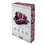 Titel: "THE FEAR". Text oben: "NATASHA PRESTON". Unten: "Ein Meme, ein Spiel. Ein tödlicher Albtraum. ROMAN VAJOSH". Rote Rose im Schnee., Buch