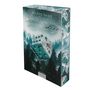 Cover mit den Texten: "Aileen Dawe", "Crimson Dice", "Spiel oder stirb", "Roman", "Vajosh". Ein blutiger Würfel schwebt über einem Wald., Buch