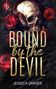 "BOUND by the DEVIL", Jessica Graves. Ein Totenkopf mit roter Schlange, umgeben von roten Rosen und schwarzen Federn., Buch