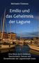 Buchtitel: "Emilio und das Geheimnis der Lagune". Segelboote im Hafen bei Dämmerung., Buch