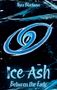 "Nyra Blackwyn", "Ice Ash", "Between the Fade". Eine Illustration mit blauen, abstrakten Formen und einem Ovalsymbol., Buch
