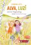 Titel: "LEONORA LEITL ALVA, LUZI und der Flügelschlag eines SCHMETTERLINGS". Zwei Mädchen in einer Wiese. Tyrolia-Logo., Buch