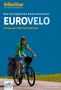 "EUROVELO - Europa per Fahrrad entdecken." Eine Radfahrerin auf einem beladenen Fahrrad auf einer Straße. Logo: Fahrrad und Text "Auch für E-Bikes".