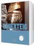 "Sauerteig" und "Anna Walz" auf blauem Hintergrund, rundes Brot mit weißem Tuch daneben., Buch