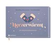 "Herzerwärmt: 24 Adventsmomente" steht in geschwungener Schrift. Zwei Fäustlinge mit Herz und Schneeflocken sind abgebildet., Buch