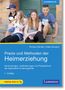 Jugendliche sitzen auf Stufen. Buchcover: "Praxis und Methoden der Heimerziehung", Richard Günder, Katja Nowacki.