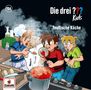 Die drei ??? Kids, Teuflische Küche. Illustration: Drei Jungs in einer rauchigen Küche, einer mit Kochmütze, ein großer Topf dampft., CD