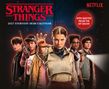 „Stranger Things 2027 Everyday Desk Calendar“, „With quotes from the hit show“, „Netflix“. Fünf junge Menschen., Kalender