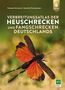 "Verbreitungsatlas der Heuschrecken und Fangschrecken Deutschlands". Heuschrecke mit roten Flügeln in der Mitte., Buch