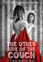 Ines Vasku & Daniel Niedermayer, "The Other Side of the Couch". Frau im roten Tuch hält Spiegel., Buch
