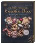 "Christmas Cookie Box: Plätzchen backen & verschenken" von Carolin Strothe. Verschiedene festliche Kekse arrangiert.