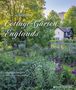 Titel: "Die schönsten Cottage-Gärten Englands". Ein idyllischer Garten mit blühenden Blumen, Bäumen und einem Cottage im Hintergrund.