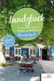 „Landglück: Wanderungen zu Hofläden und Hofcafés im Münsterland“. Menschen sitzen im Freien vor einem Café., Buch