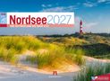 "Nordsee 2027: Von Ostfriesland bis nach Sylt." Ein Leuchtturm in Dünenlandschaft unter blauem Himmel., Kalender