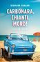 "CARBONARA, CHIANTI, MORD! ITALIEN-KRIMI" von Hermann Ehmann. Ein blaues Cabriolet am Strand mit roten Liegestühlen., Buch