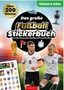 "Das große Fußball Stickerbuch. Über 200 Sticker. Zwei Fußballspieler in Trikots, Trophäen und Icons im Hintergrund.", Buch