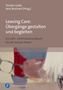 „Leaving Care: Übergänge gestalten und begleiten“, Handbuch für Soziale Arbeit. Unten eine abstrakte Malerei., Buch