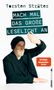 "Torsten Sträter. Mach mal das große Leselicht an." Ein Mann mit Mütze hebt die Hand, als ob er sich vor Licht schützt., Buch