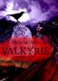 Text: TINA SKUPIN, VALKYRIE, RAGNARÖK. Ein Rabe auf einem Felsen, daneben eine Frau in Rüstung unter dramatischem Himmel., Buch