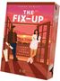 "THE FIX-UP" von Tarah Dewitt, "LIEBE HAT KEINEN BAUPLAN". Illustration: Ein Mann und eine Frau vor sonnigem Hintergrund.