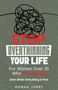 "STOP OVERTHINKING YOUR LIFE" steht groß auf einem strukturierten grauen Hintergrund, darunter "For Women Over 35 Who Can't Relax.", Buch