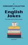 „A Foreigner’s Collection of English Jokes“; Tasse auf Bücherstapel, hellblauer Hintergrund. Autor: Janik Erhart., Buch