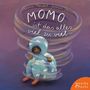 „MOMO ist das alles viel zu viel.“ Ein Kind in Wolken-Hoodie, umgeben von wirbelndem Nebel. Logo: "monika fuchs"., Buch