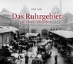 Olaf Link, "Das Ruhrgebiet in frühen Fotografien". Alte Fabrik mit Pferdewagen, Kutschen und Arbeitern im Hof., Buch